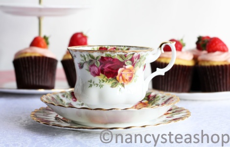 Royal Albert Old Country Roses tea set: vintage tea cup, saucer and plate